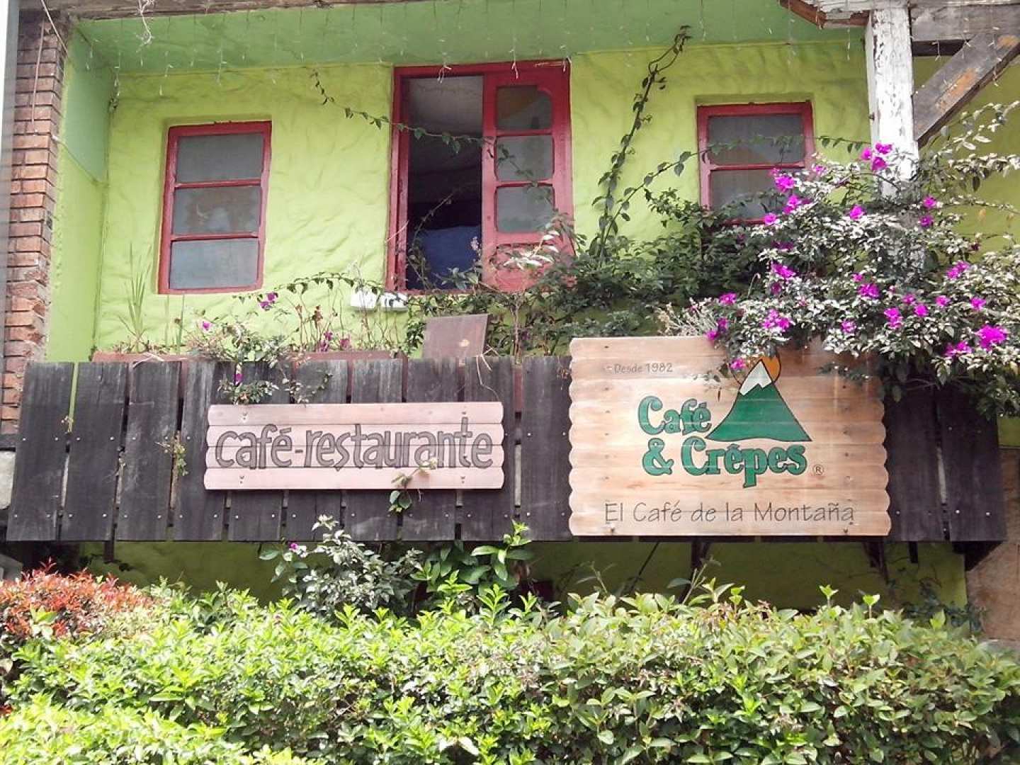 Café y Crepes de la Montaña (Chapinero), Bogotá Restaurante, Bar